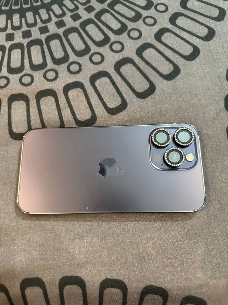 Apple iPhone 14 Pro Max 1