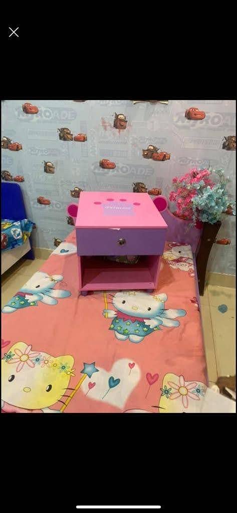 Kids bed one side table 1