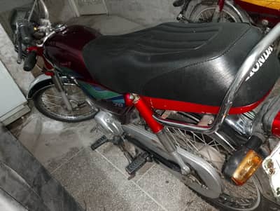 cd 70 2017B. model for sale good condition 03208548967