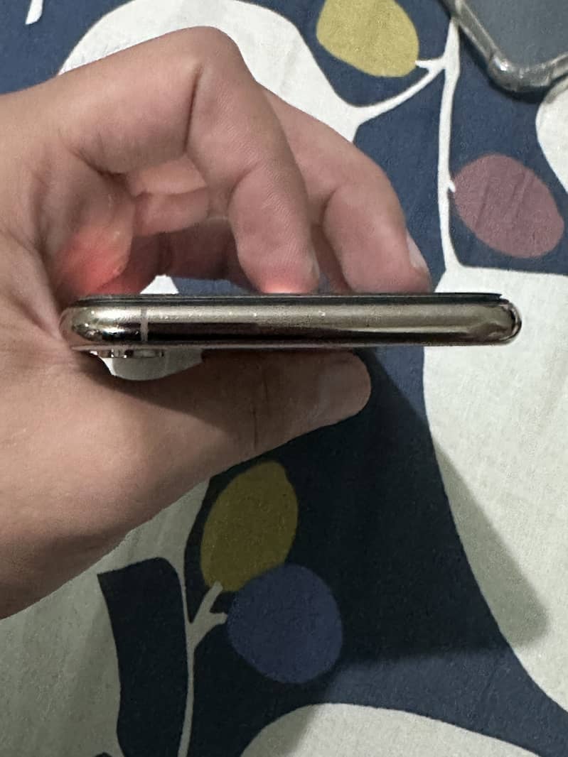 Apple iPhone XS Max 0