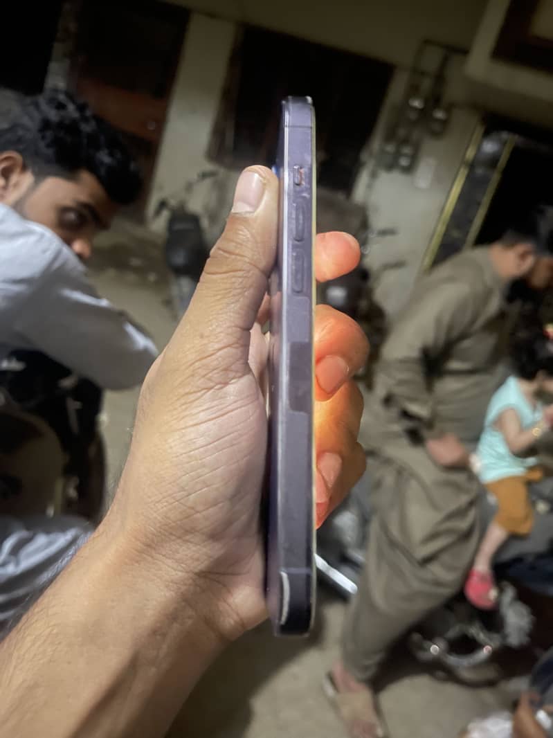 Apple iPhone 14 Pro 2