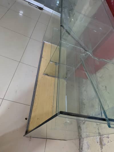 ladies shop counter