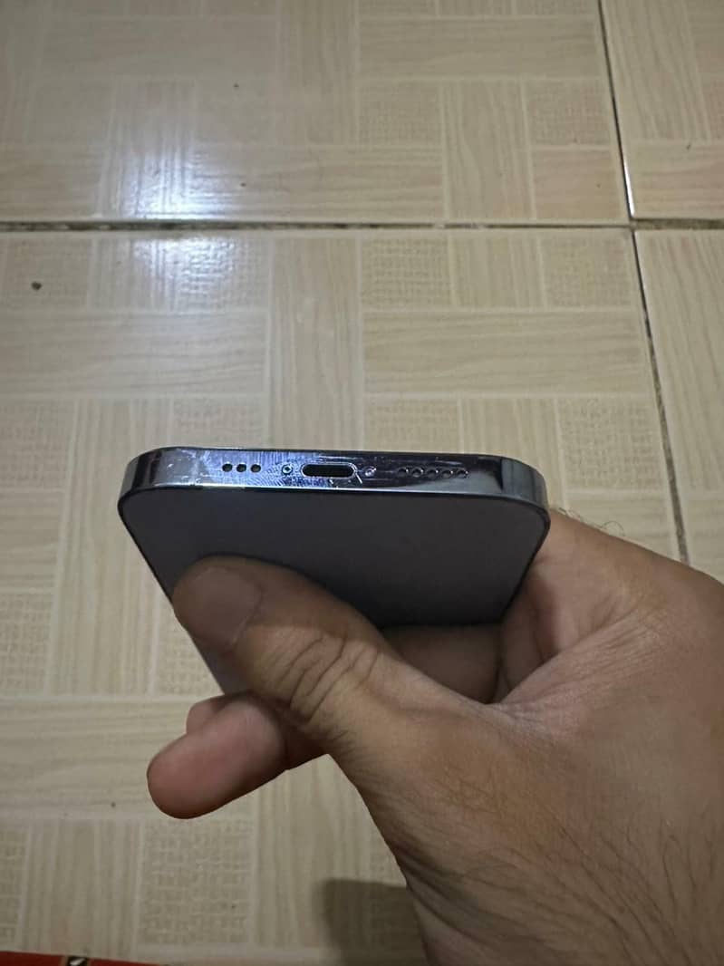 Apple iPhone 13 Pro 2