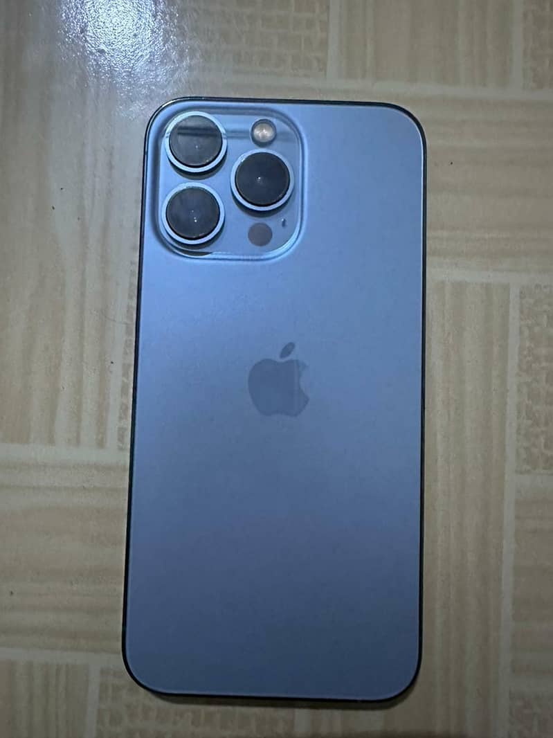 Apple iPhone 13 Pro 4