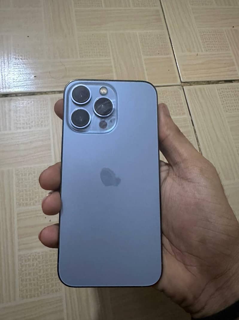 Apple iPhone 13 Pro 8