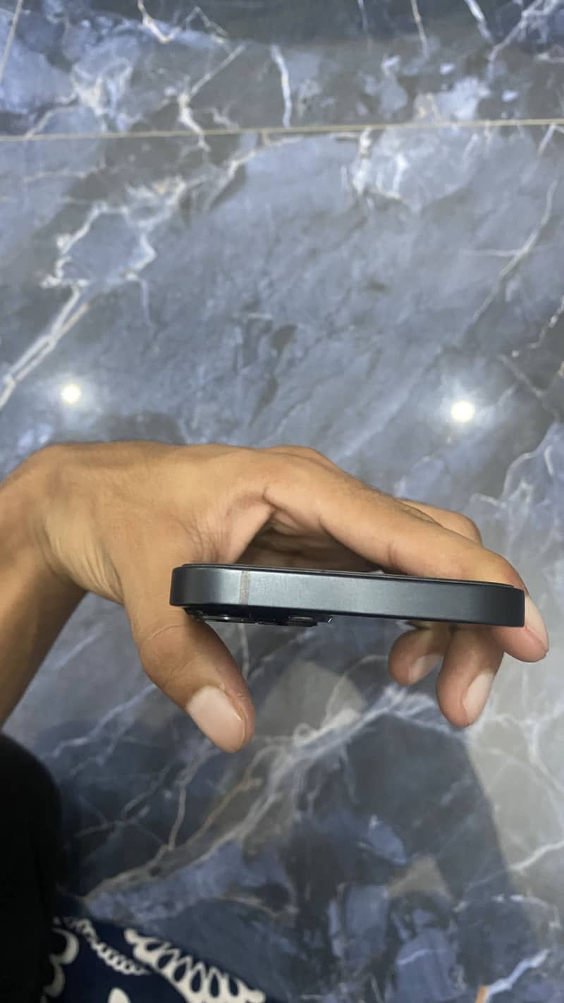 Apple iPhone 13 3