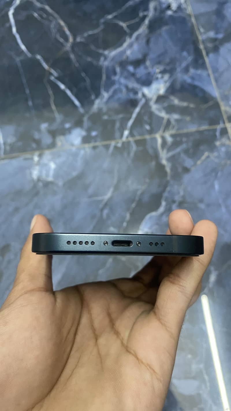 Apple iPhone 13 4