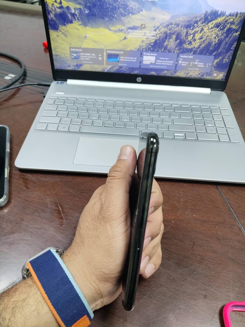 Apple iPhone 11 Pro 1