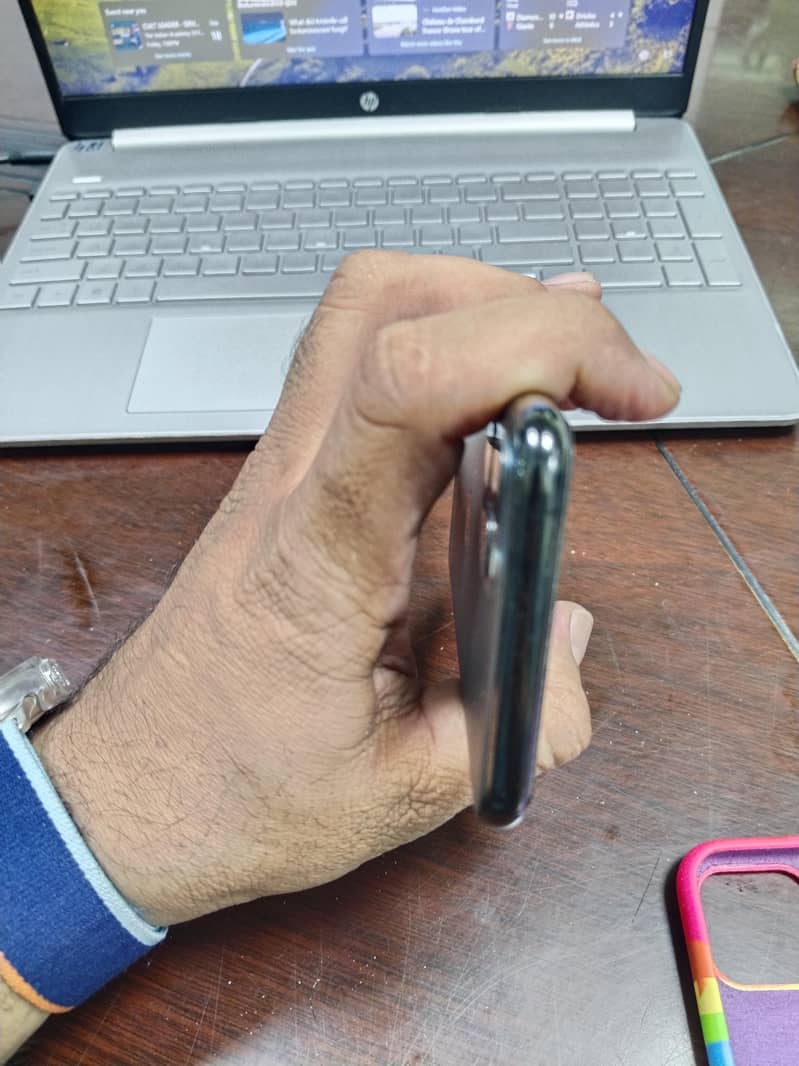 Apple iPhone 11 Pro 3