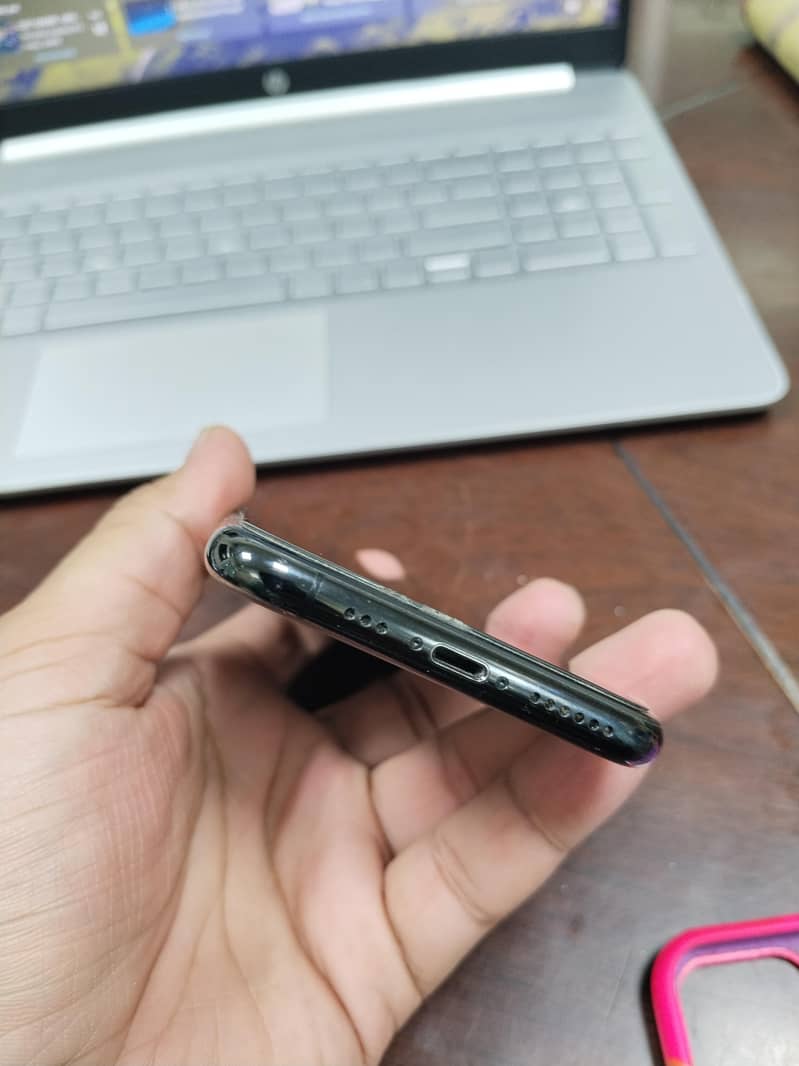 Apple iPhone 11 Pro 6
