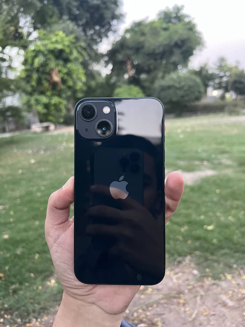 Apple iPhone 13 0