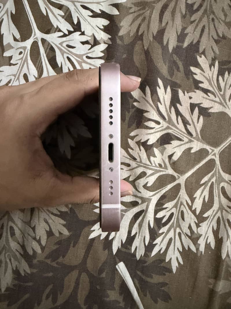 Apple iPhone 13 3
