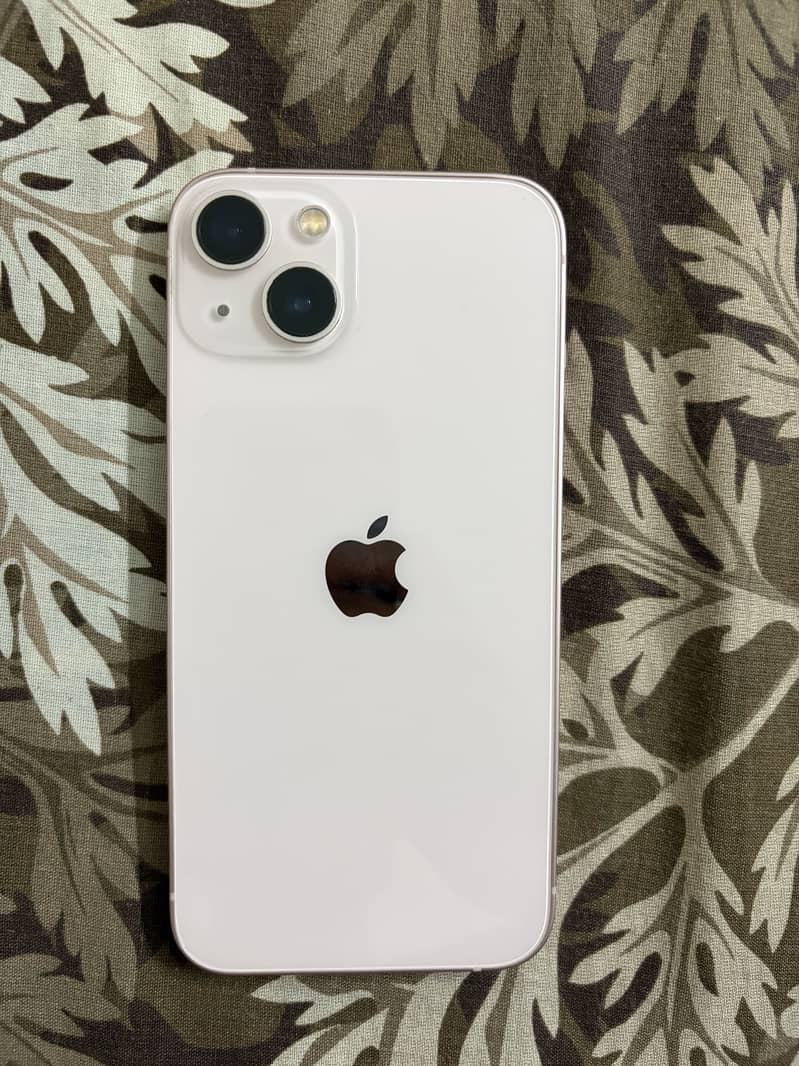 Apple iPhone 13 4