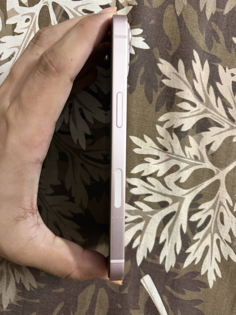 Apple iPhone 13 5
