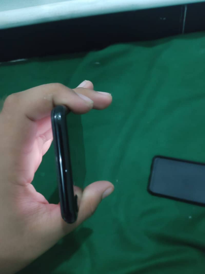 Apple iPhone 7 3