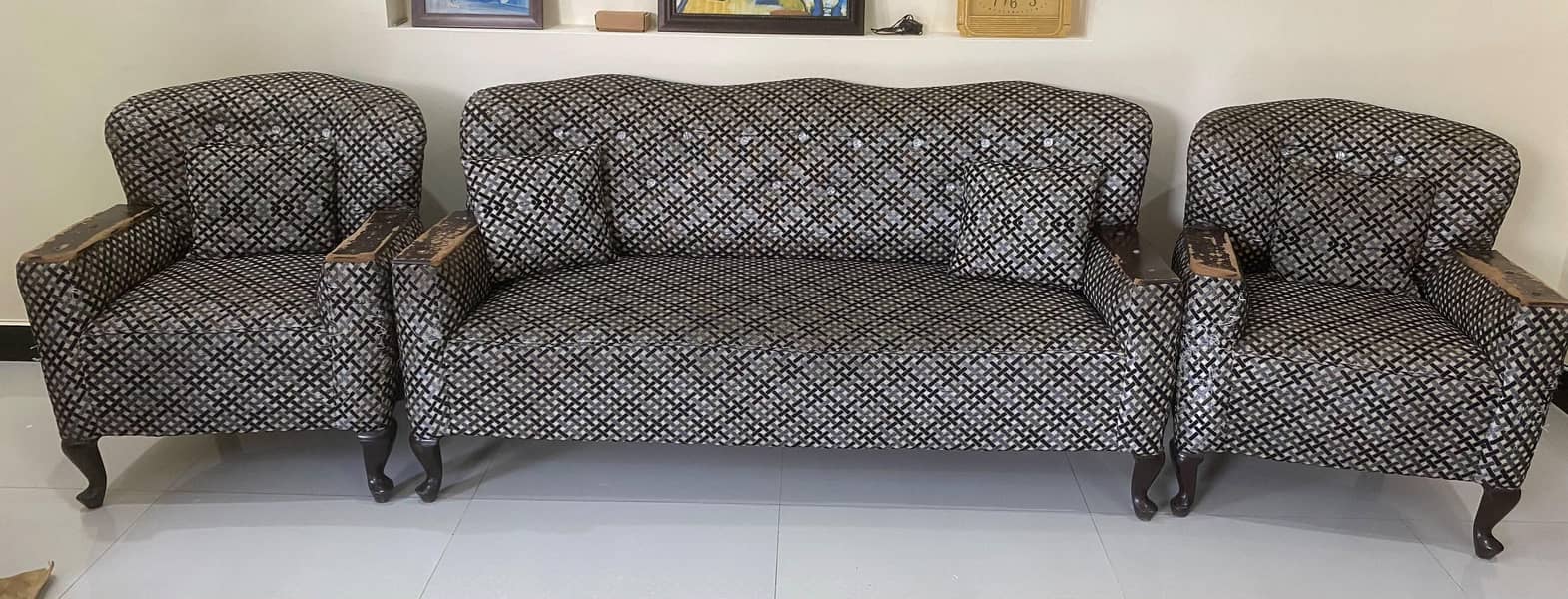 3 + 1 + 1 Sofa set 0