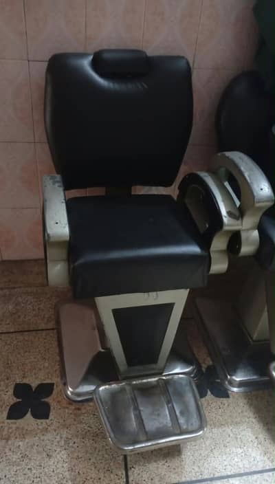 Saloon chairs available