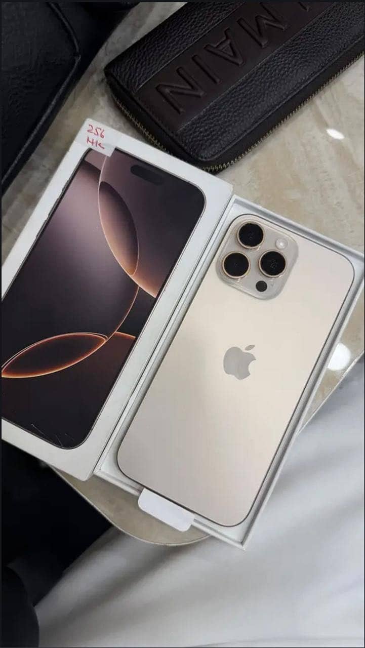 Apple iPhone 16 Pro Max 4