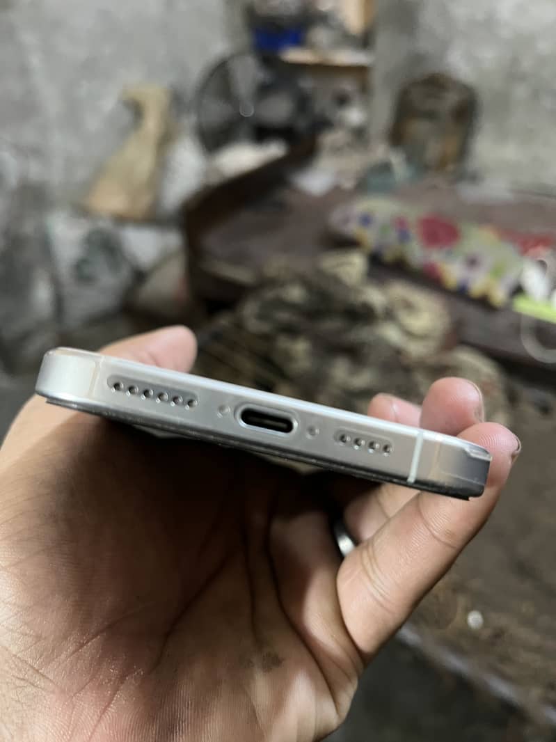 Apple iPhone 16 Pro Max 5