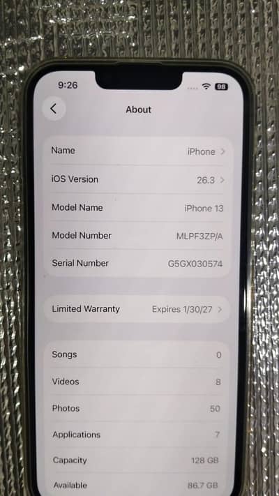 Apple iPhone 13