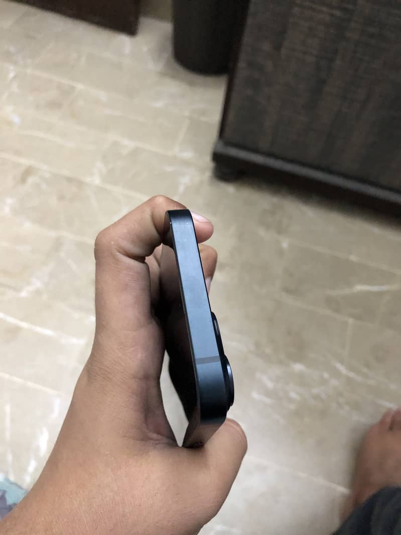 Apple iPhone 14 4