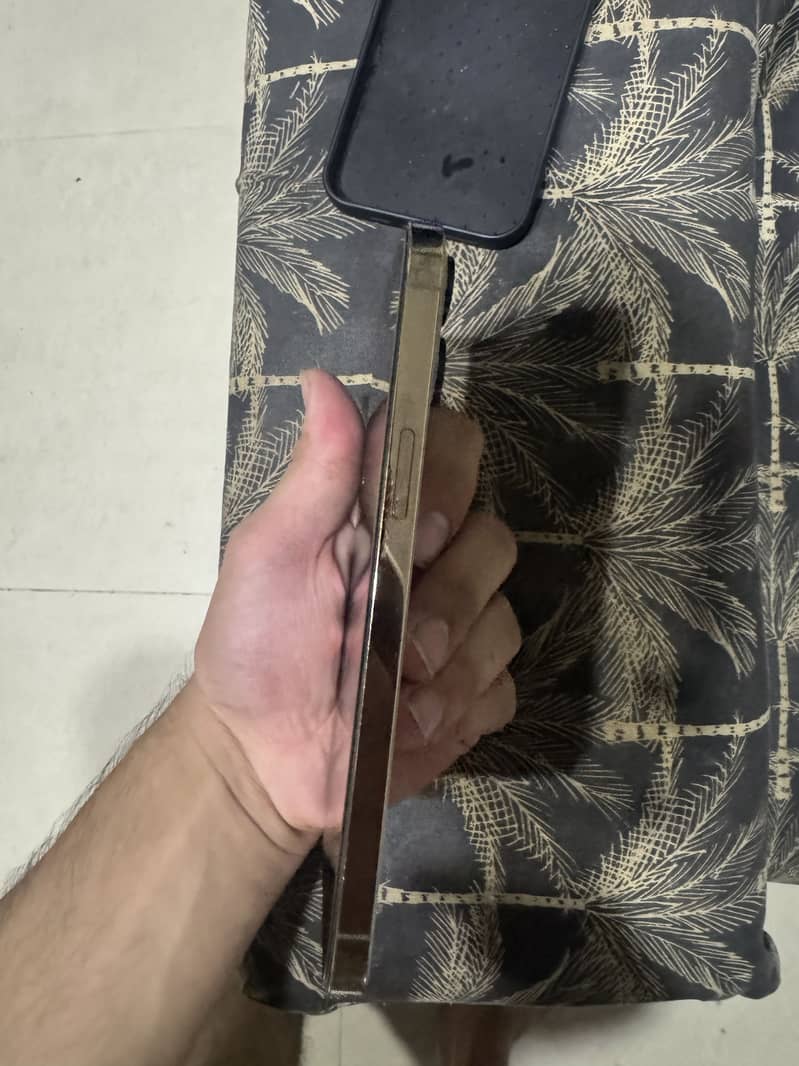 Iphone 12pro max 3