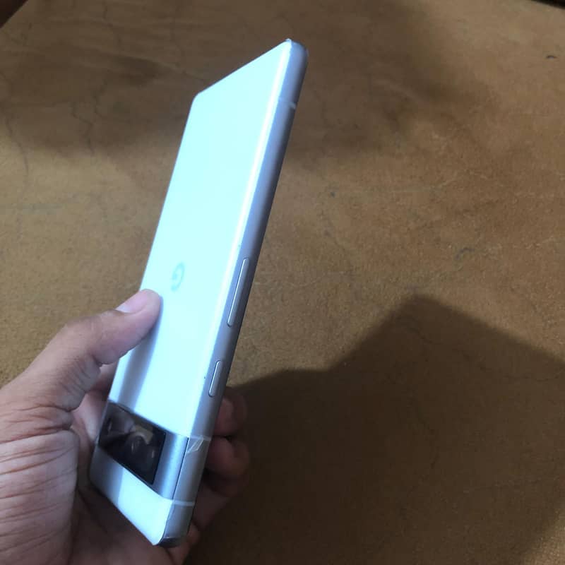 Google Pixel 7 4