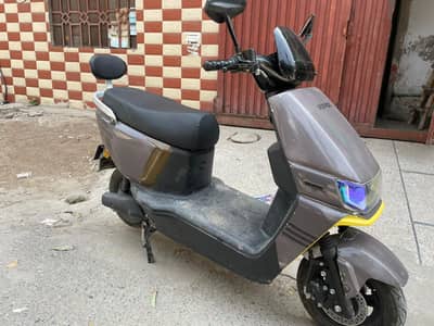 revoo scooty
