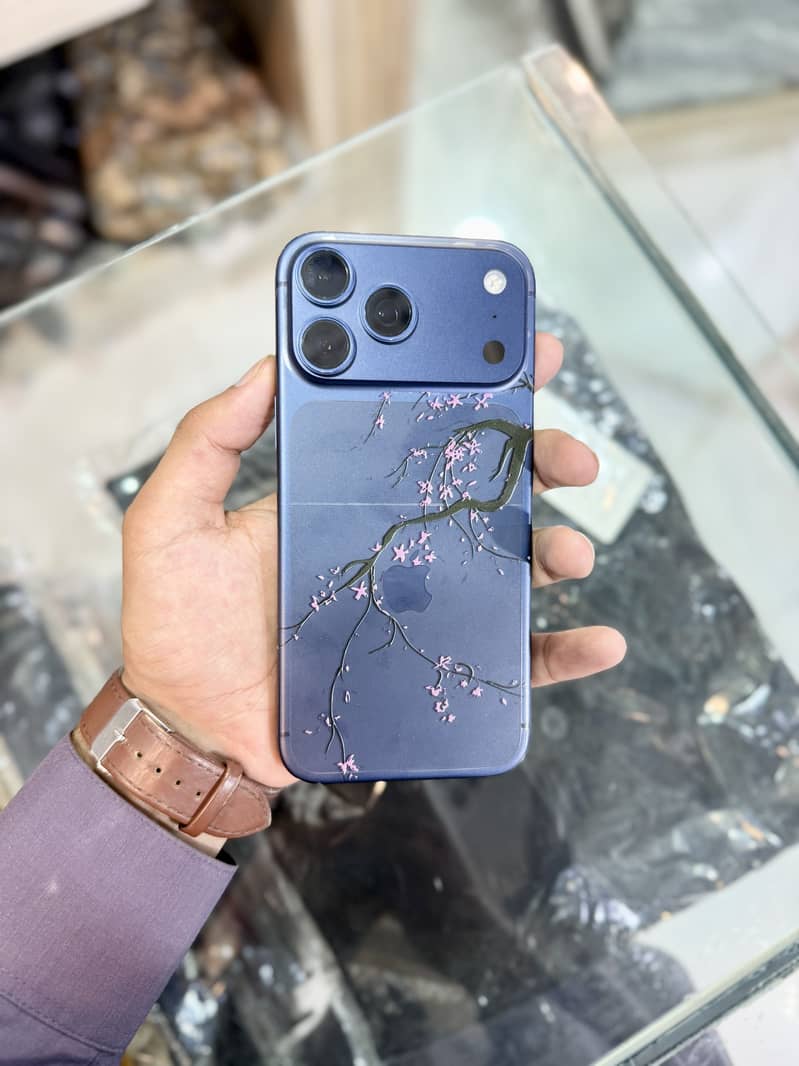 Apple iPhone 17 Pro Max 6