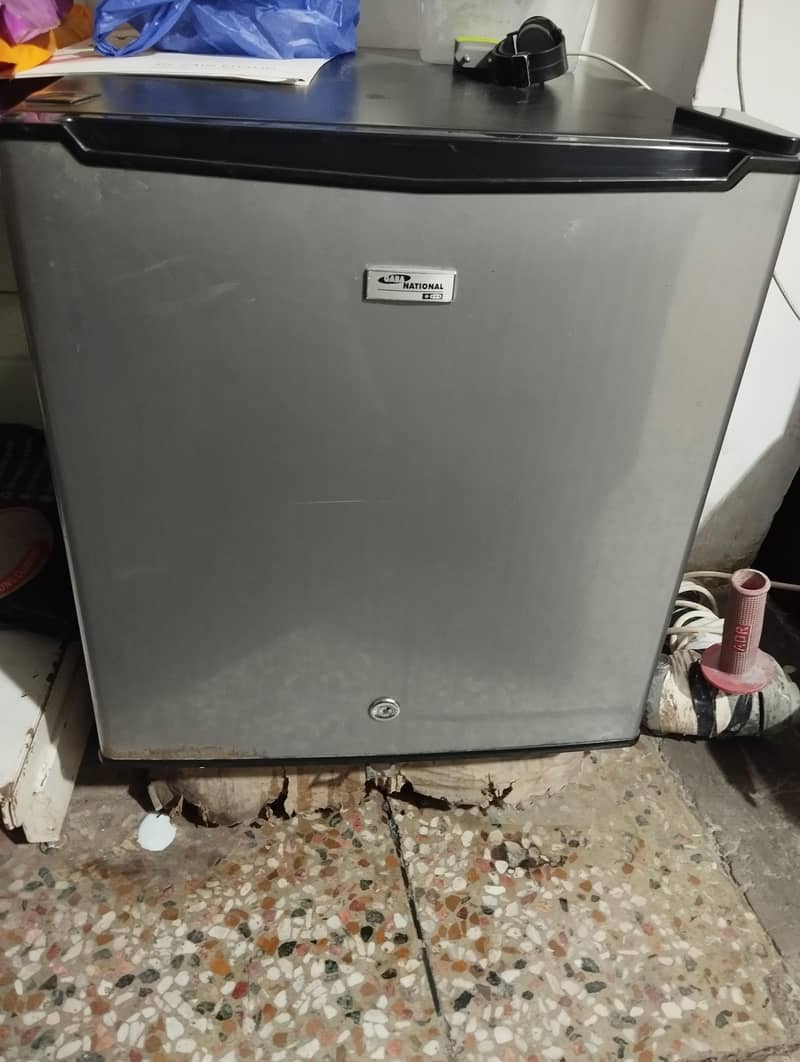 mini fridge 1