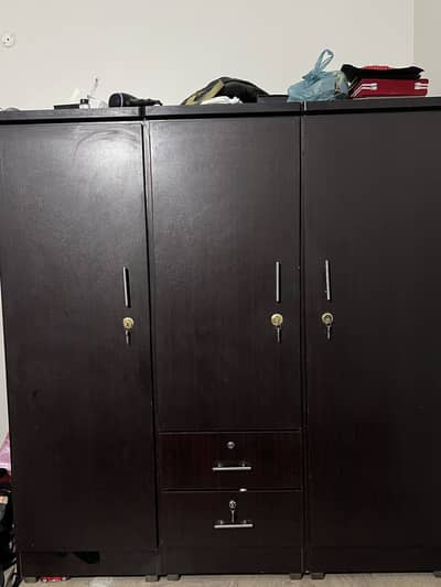 3 Door Wooden Wardrobe with Drawers – Excellent Condition