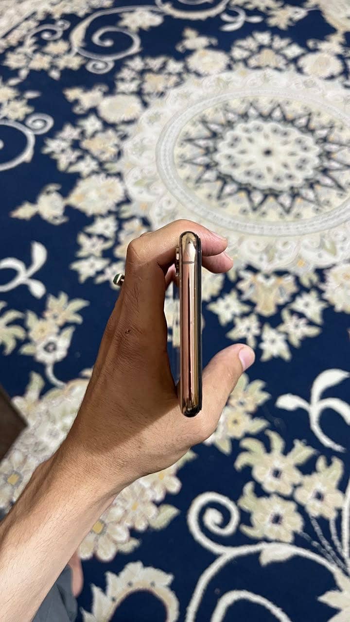 IPhone XS Max 4