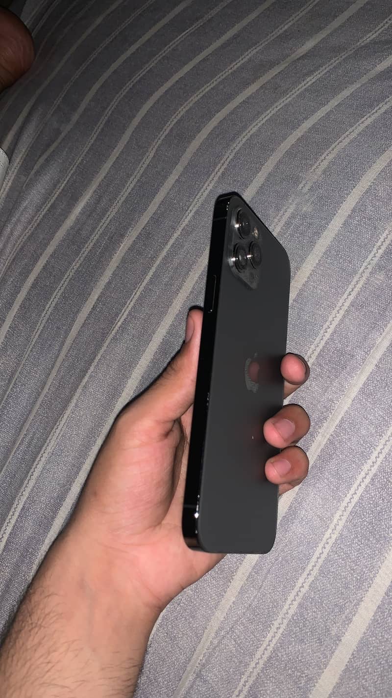 iPhone 12 Pro Max 6