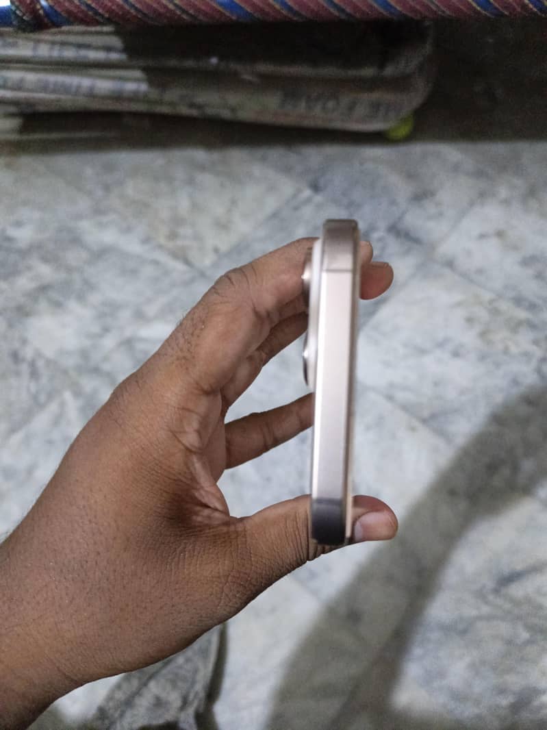 Apple iPhone 16 Pro Max 3