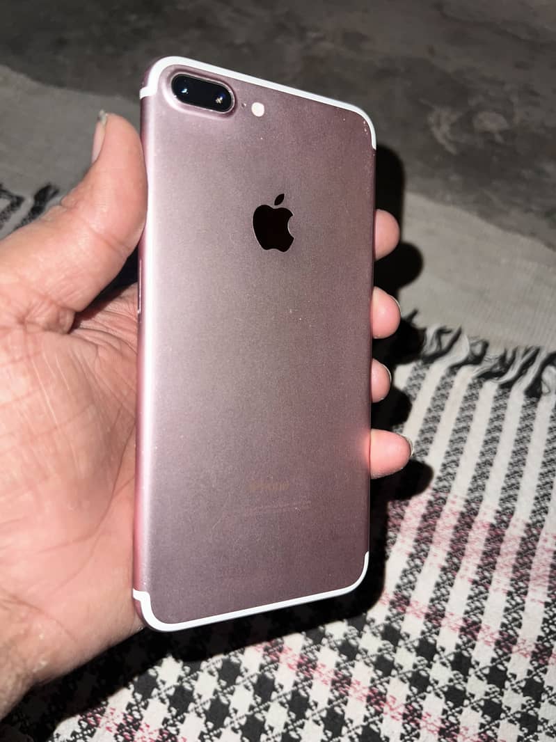 Apple iPhone 7 Plus 4