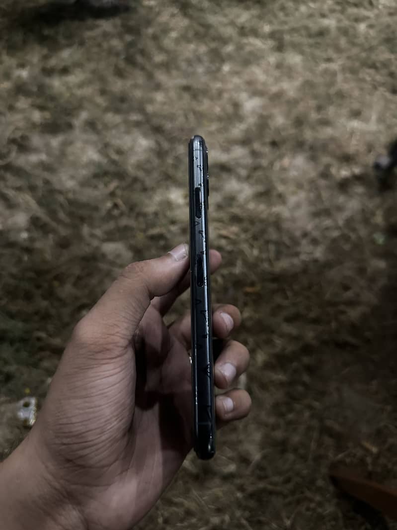 Apple iPhone 11 Pro Max 1