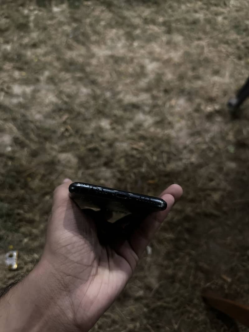 Apple iPhone 11 Pro Max 4