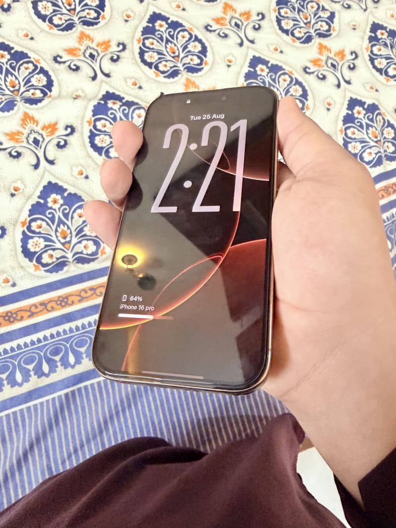 Apple iPhone 16 Pro 2