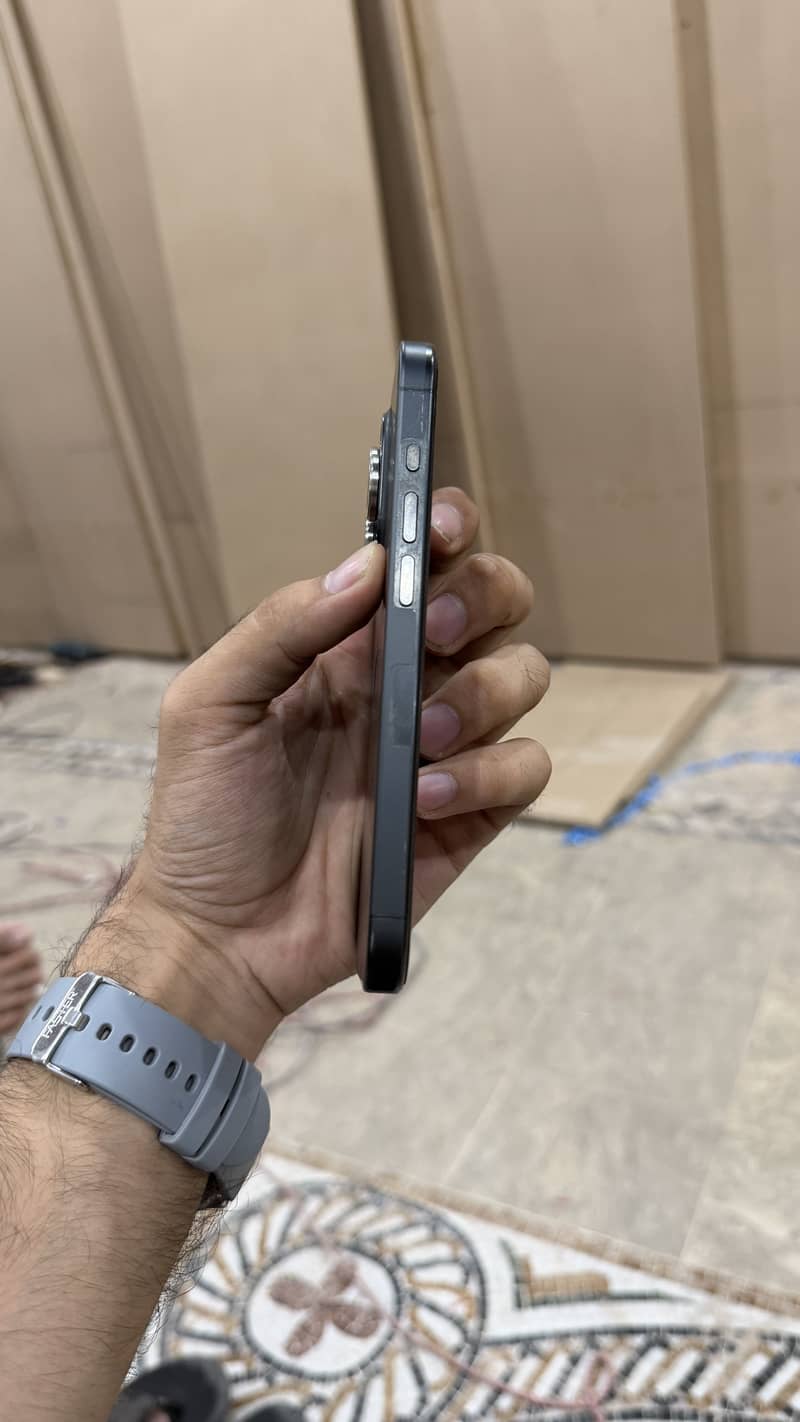 Apple iPhone 15 Pro 1