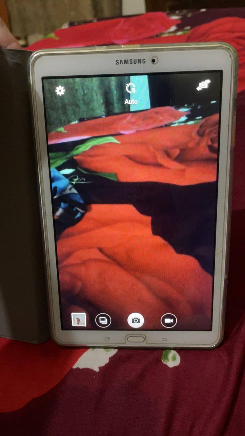 Tablet  SM-T560 2