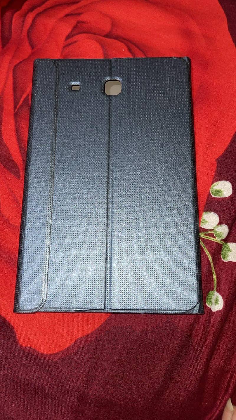Tablet  SM-T560 4