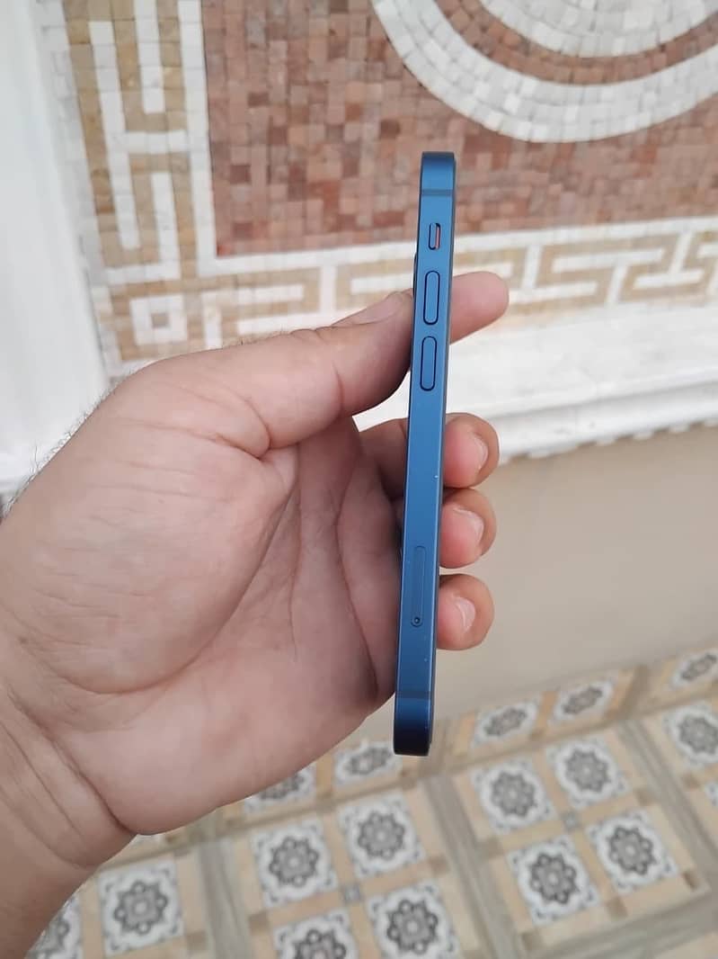 Apple iPhone 12 mini 3