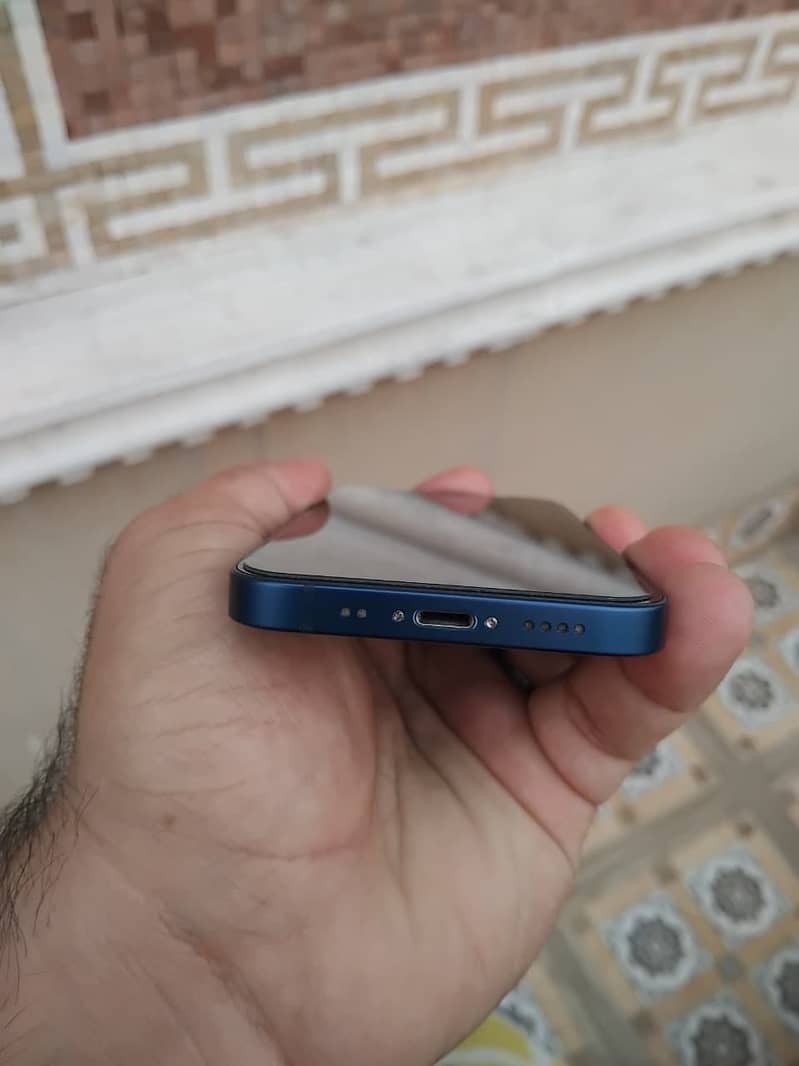 Apple iPhone 12 mini 4