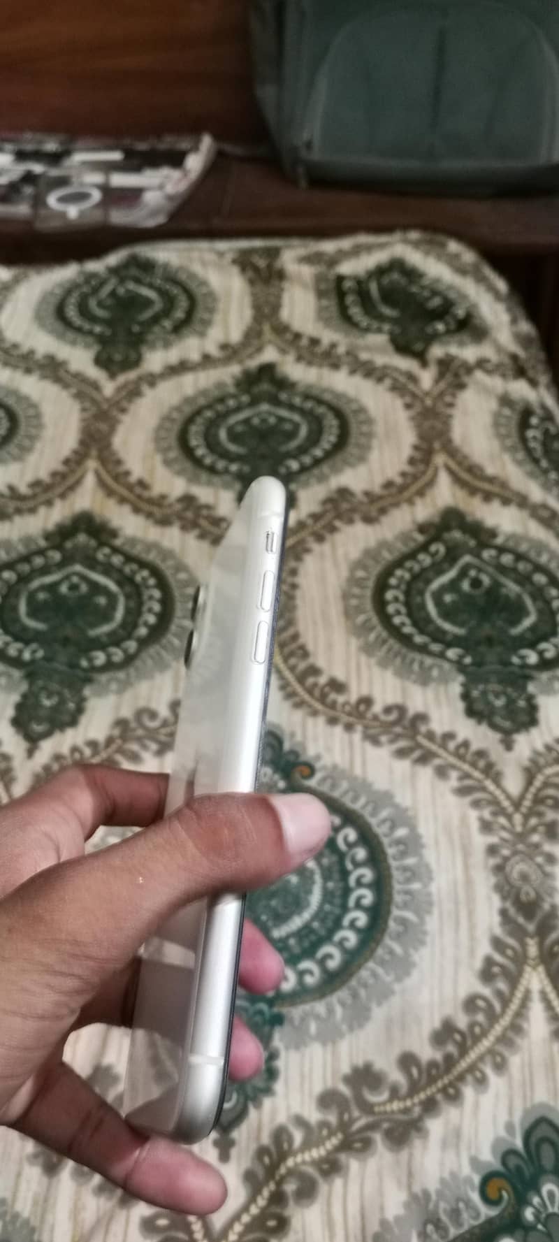 Apple iPhone 11 3