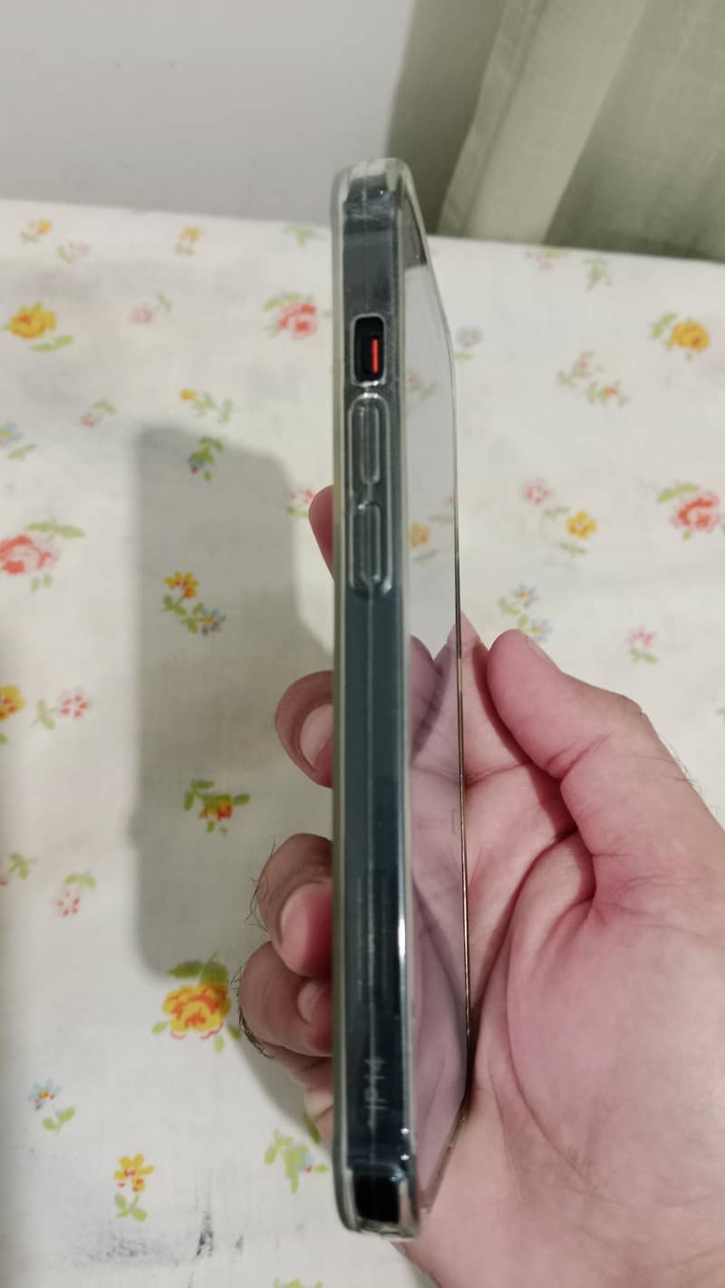 Apple iPhone 13 3