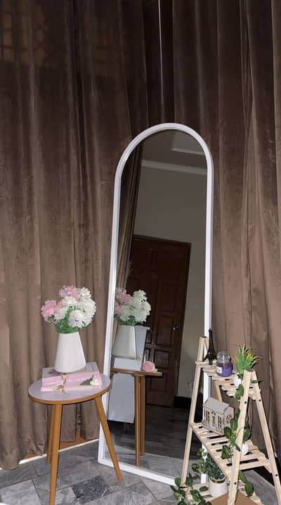 Standing mirror