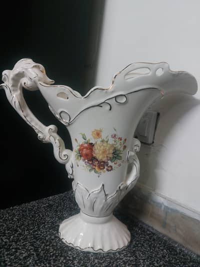 Elegant Vintage Ceramic Flower Vase/Antique  Style