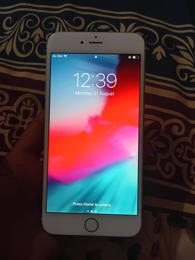 Apple iPhone 6 Plus 0