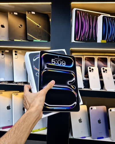APPLE IPAD PRO M5  NON ACTIVE WIFI PLUS CELLULAR BOX PACK AND KIT