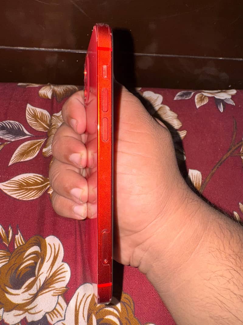 Apple iPhone 12 4